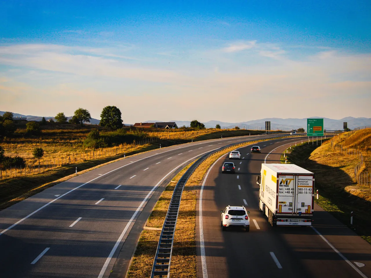 Autostradă în România: rovinieta e obligatorie pe drumurile naționale și pe autostrăzi
